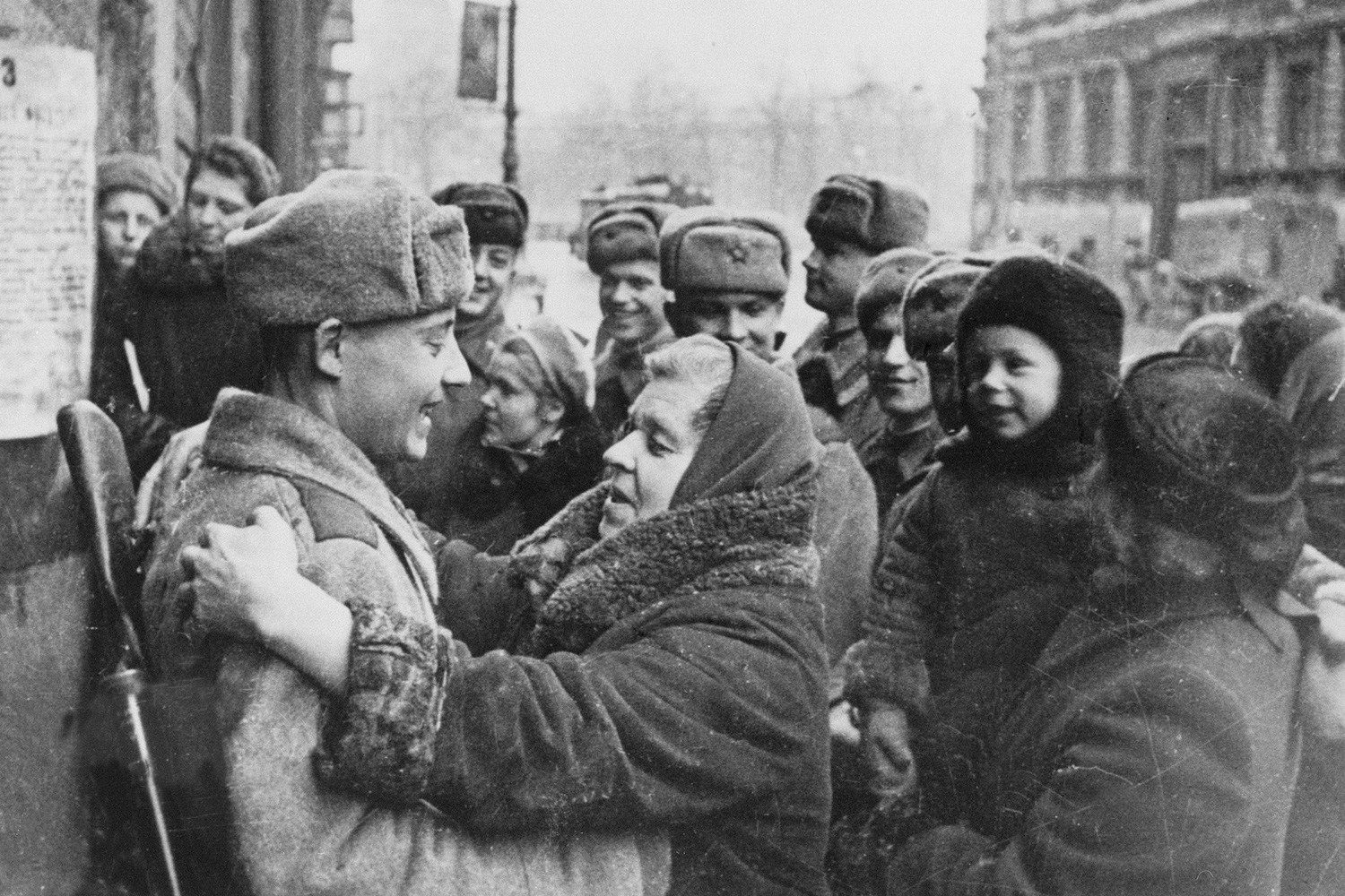 Прорыв блокады Ленинграда - встреча воинов