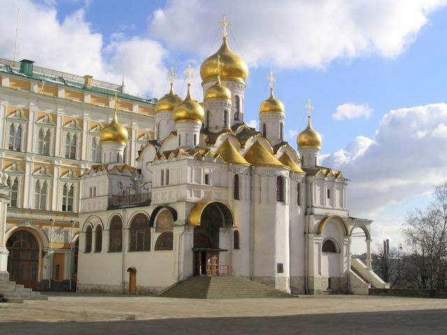 Древние соборы Кремля