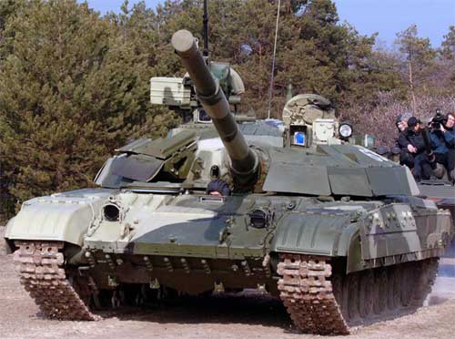 все нововведения в советском танкостроении, касающиеся вооружения, приборов наблюдения и прицеливания, бронирования в первую очередь внедрялись на Т-64