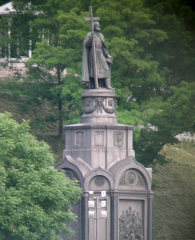 Памятник Владимиру Великому в Киеве. Установлен в 1853 году