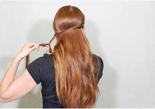 Как красиво уложить распущенные волосы