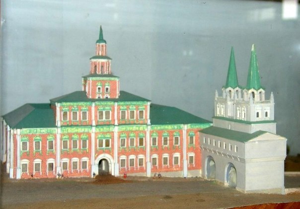 Здание Аптекарского дома на Красной площади – первое здание Московского университета