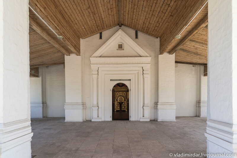 Западный портал Храма Вознесения в Коломенском