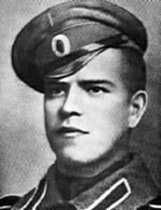 1-Георгий Константинович Жуков, будущий маршал Сов. Союза и Герой Великой Отеч. войны, на солдатской службе в Императорской кавалерии-2.jpg
